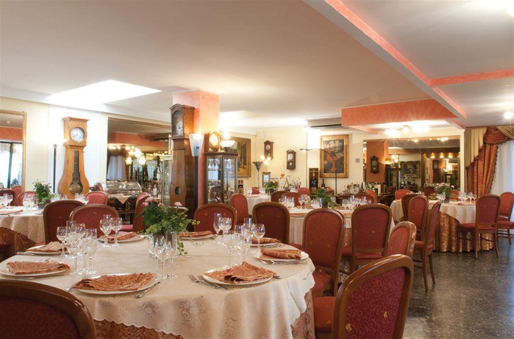 Hotel La Bussola Novara Exterior foto